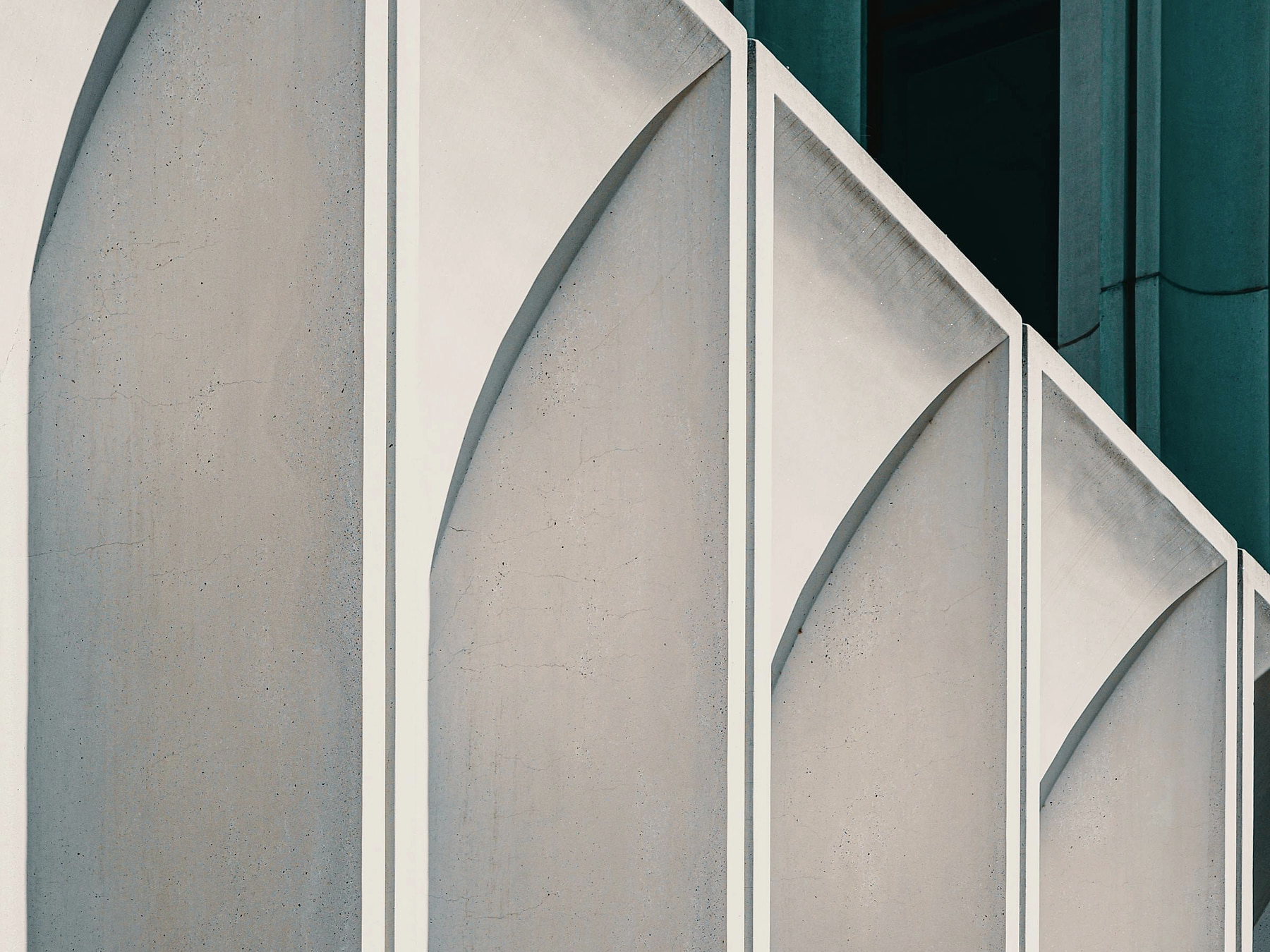 Wind-driven Kinetic Metal Facade Panels by Metalux