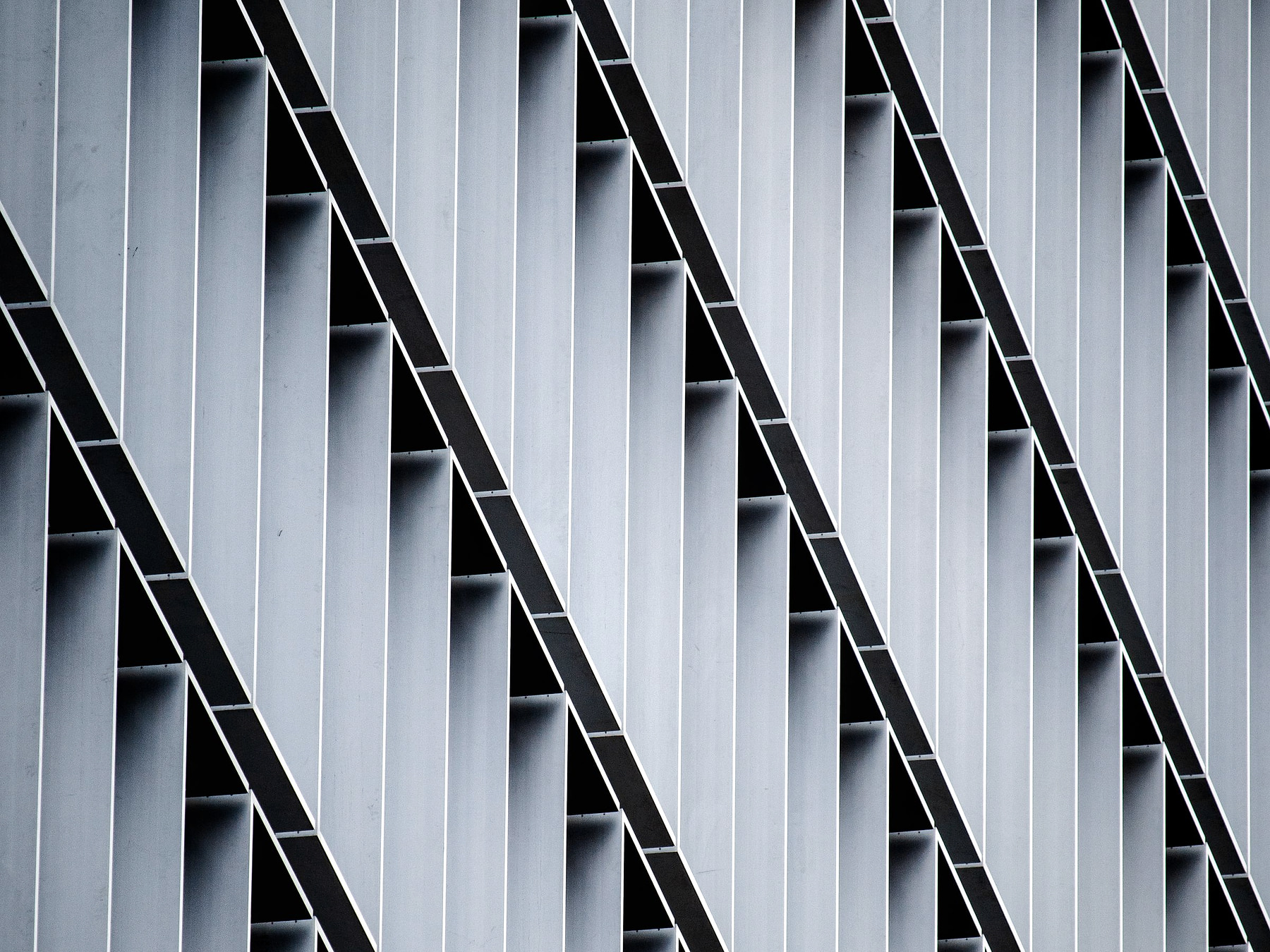 Architectural Aluminium Sun-Shading Louvers by Metalux